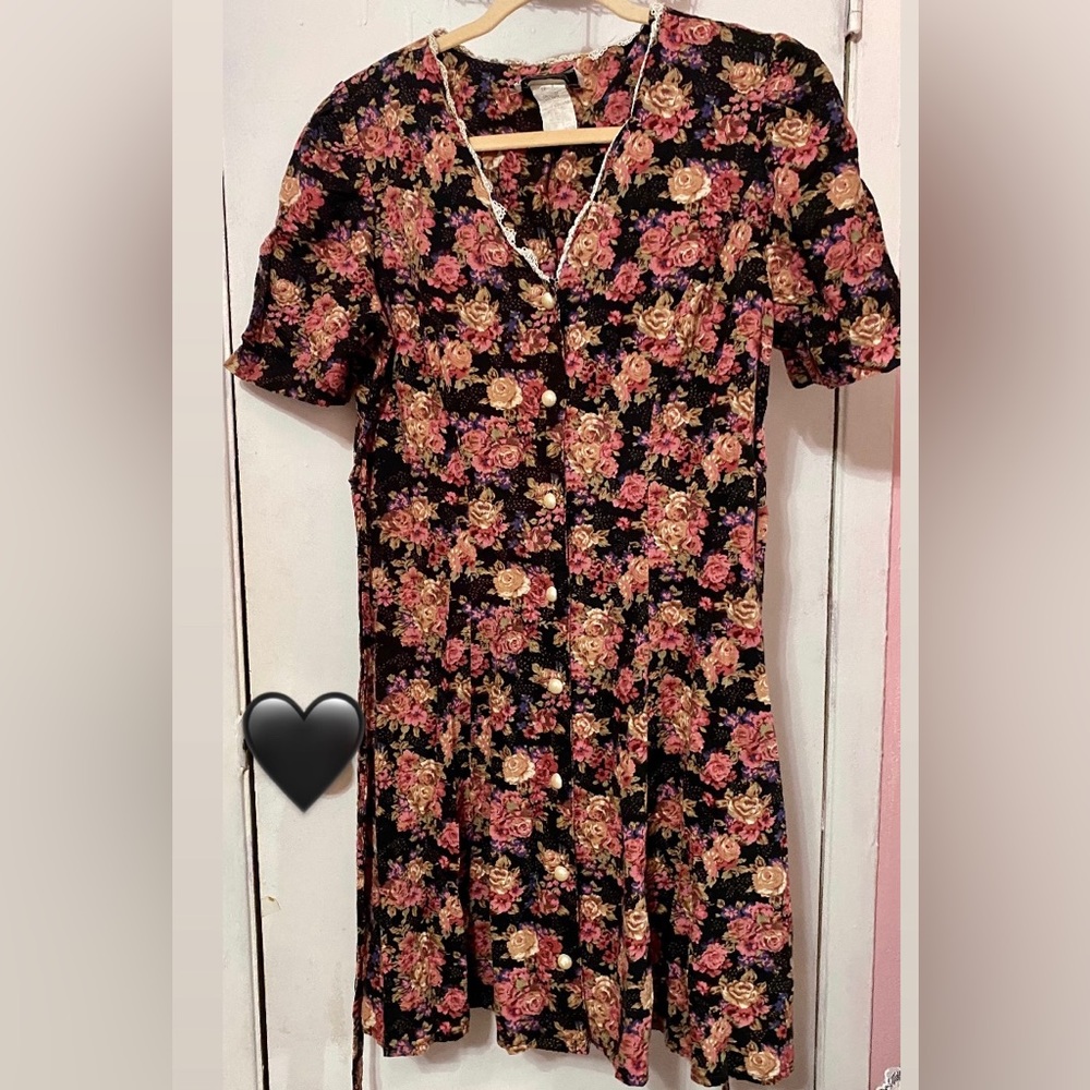 90s Vintage Floral Pearl Button Lace V Neck